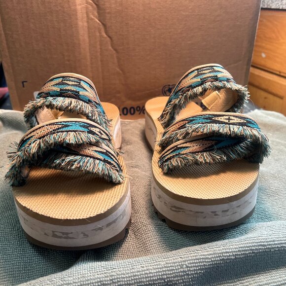 Teva Ceres platform sandals Turquoise and tan tribal print with fringe size 8 - Picture 1 of 9